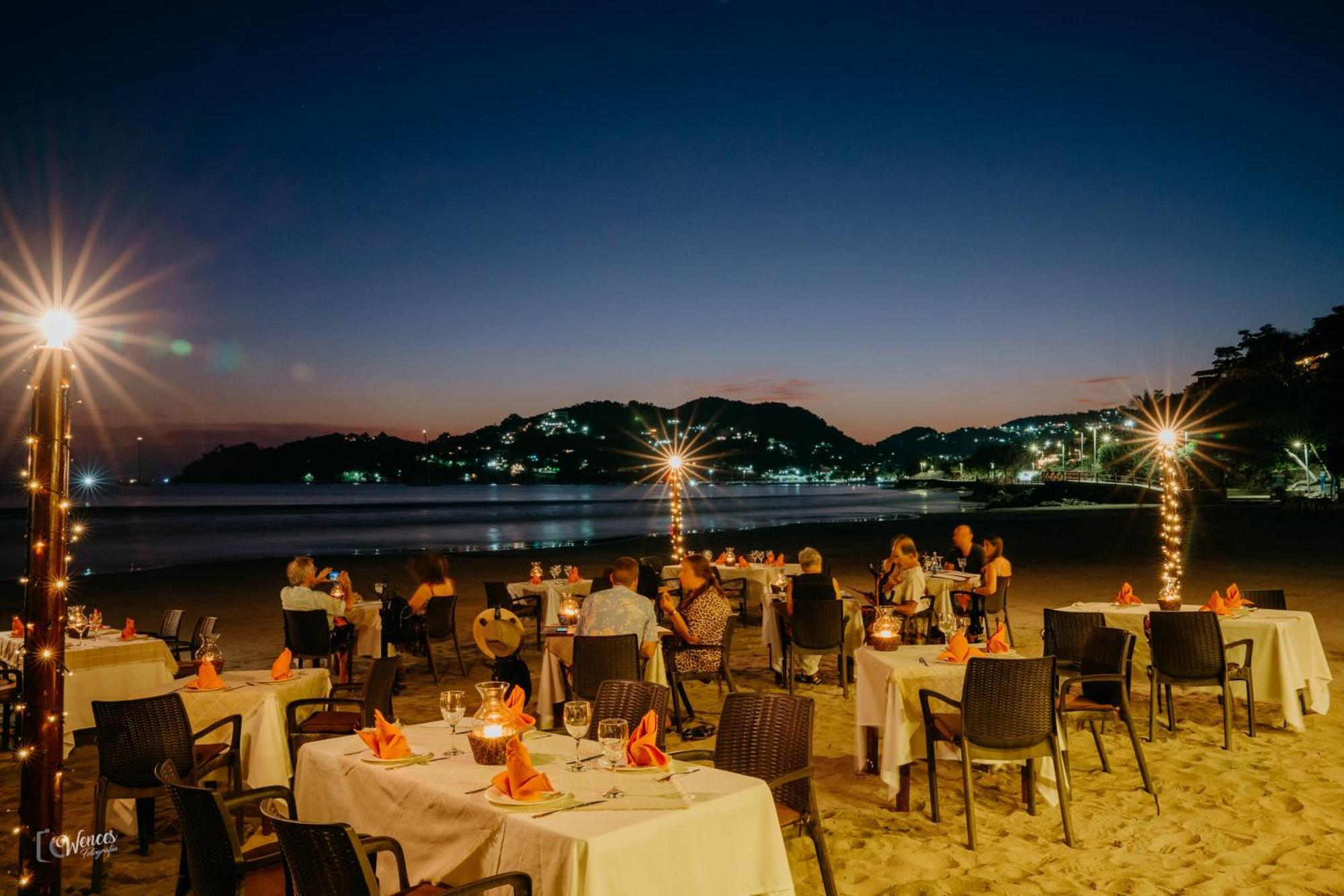 Arena Suites Zihuatanejo Exterior foto