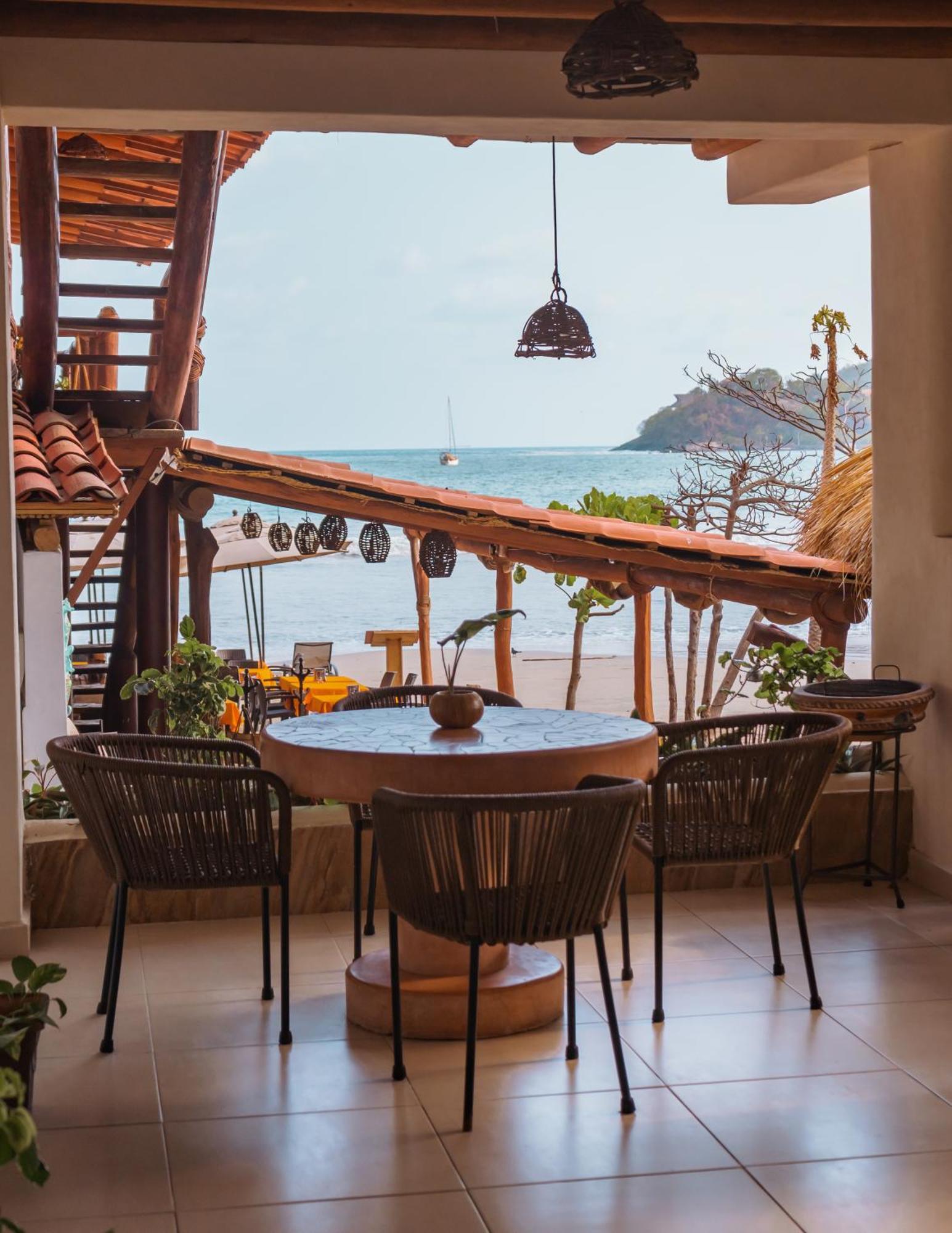 Arena Suites Zihuatanejo Exterior foto