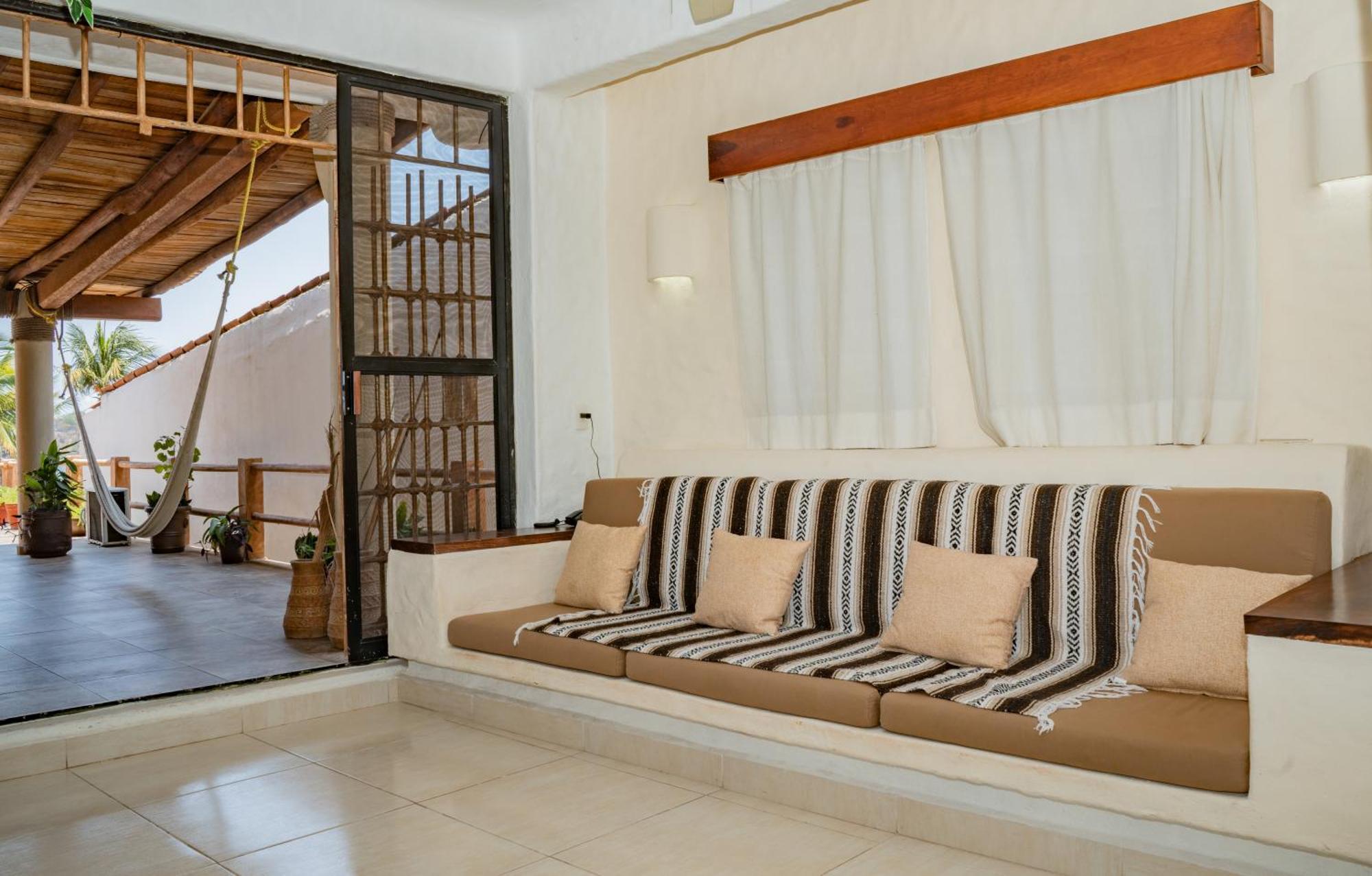 Arena Suites Zihuatanejo Exterior foto