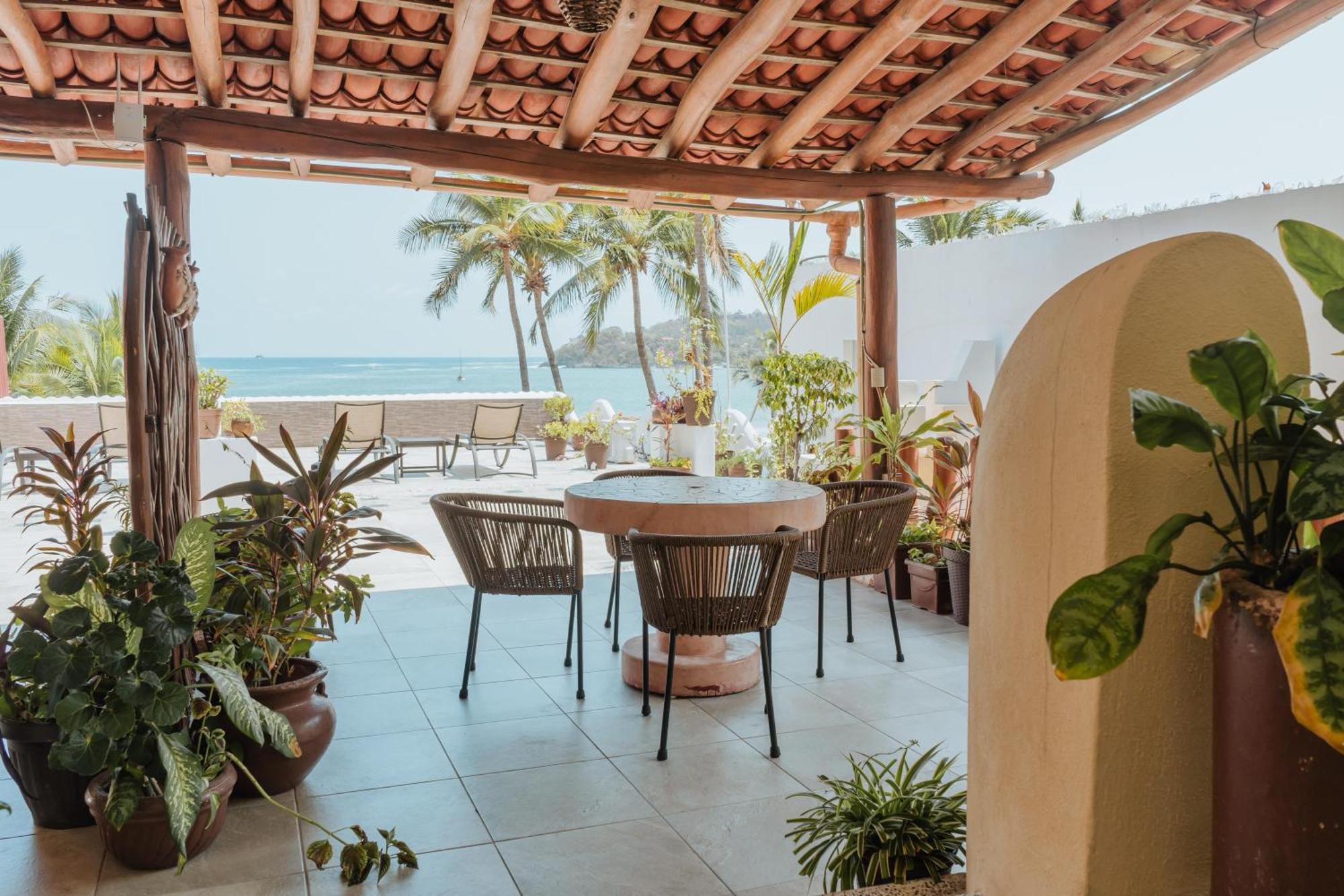 Arena Suites Zihuatanejo Exterior foto